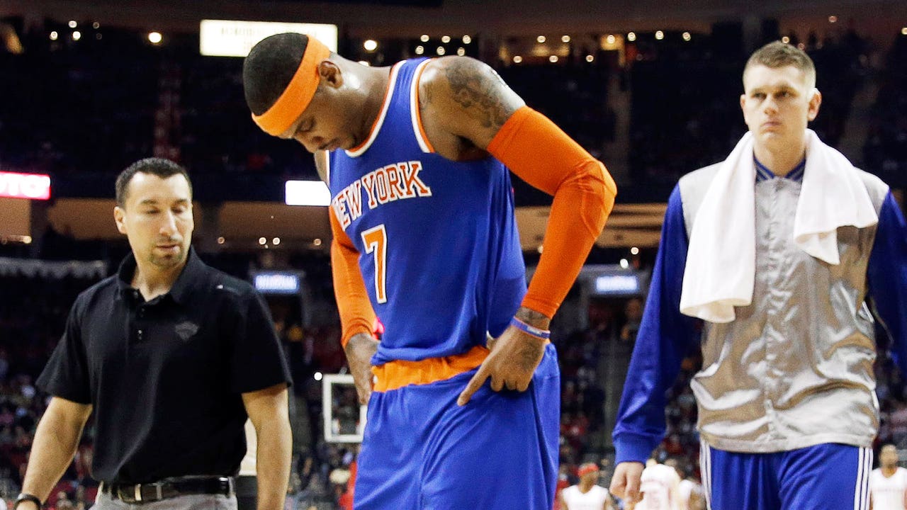 Carmelo Anthony exits with back spasms in Knicks' loss to Rockets